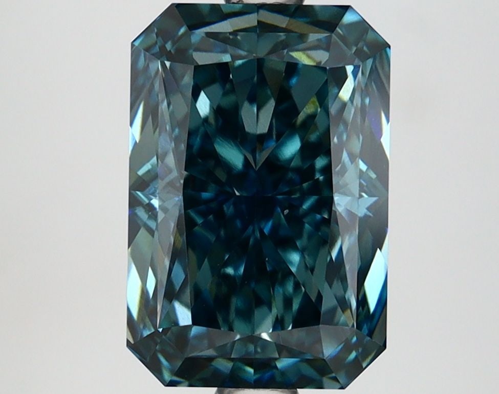Loose Lab Diamond 3.02ct IGI Radiant Fancy Vivid Green Blue VVS2: Loose Lab Diamond 3.02ct IGI Radiant Fancy Vivid Green Blue VVS2 Loose lab-grown diamond weighing 3.02ct, IGI certified, featuring a fancy vivid green blue color and VVS2 clarity, polished to excellen