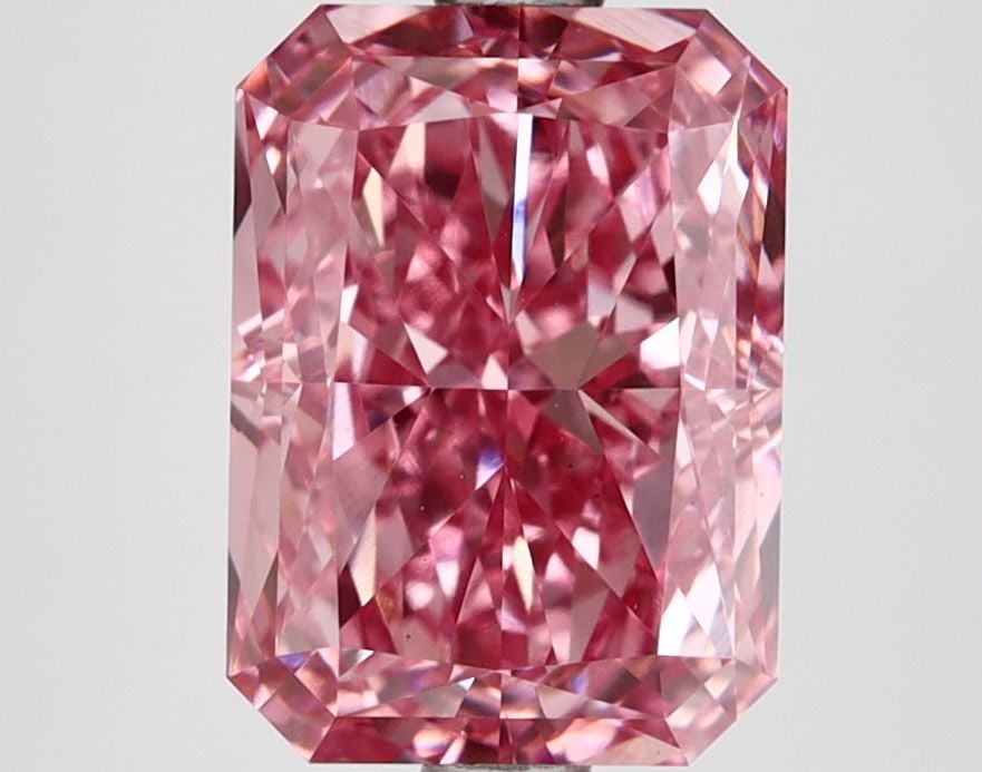 Loose Lab Diamond IGI Radiant 3.02ct Fancy Vivid Pink VS2: Loose Lab Diamond IGI Radiant 3.02ct Fancy Vivid Pink VS2 A loose lab-grown diamond, IGI certified, weighing 3.02 ct, in a radiant cut, fancy vivid pink color, and clarity VS2. It has excellent polish