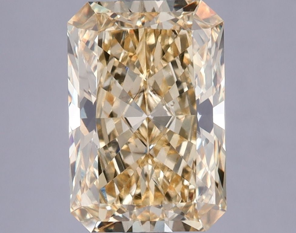 IGI 2.79ct Radiant Fancy Vivid Yellow VS2 - Loose Lab Diamond: IGI 2.79ct Radiant Fancy Vivid Yellow VS2 - Loose Lab Diamond This IGI-certified loose lab diamond weighs 2.79ct with a radiant shape, fancy vivid yellow color, and VS2 clarity, exhibiting good polish