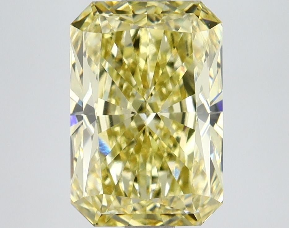 Loose Lab Diamond IGI Radiant 2.82ct Fancy Vivid Yellow VVS2: Loose Lab Diamond IGI Radiant 2.82ct Fancy Vivid Yellow VVS2 This Loose Lab Diamond from IGI is a radiant cut diamond weighing 2.82ct, featuring a Fancy Vivid Yellow color and VVS2 clarity, with dimen