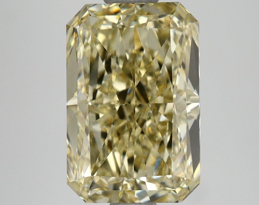 Loose Lab Diamond IGI Radiant 2.52ct Fancy Yellow VS1: Loose Lab Diamond IGI Radiant 2.52ct Fancy Yellow VS1 Loose Lab Diamond IGI Radiant 2.52ct in Fancy Yellow color with VS1 clarity. Certified by IGI, it features excellent polish and symmetry with meas