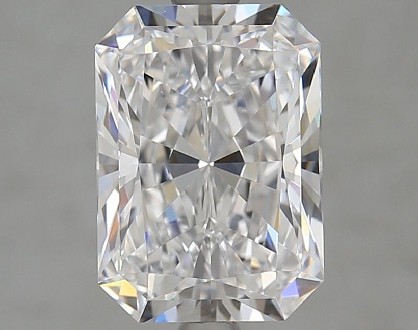 Loose Lab Diamond GIA Radiant 3.04ct D VVS2: Loose Lab Diamond GIA Radiant 3.04ct D VVS2 Loose Lab Diamond GIA Radiant, 3.04ct, Color D, Clarity VVS2, featuring excellent polish and symmetry, measuring 10.15L x 7.22W x 4.8H, certified by GIA. It