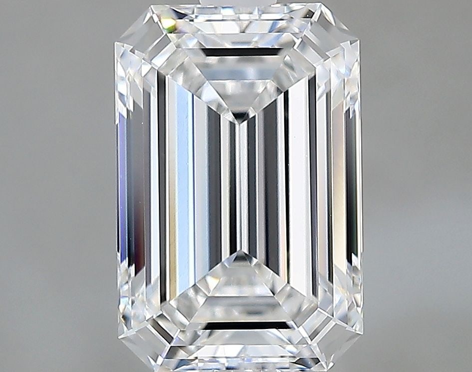 Loose Lab Diamond GIA Emerald 2.2ct E VVS1: Loose Lab Diamond GIA Emerald 2.2ct E VVS1 Loose lab-grown diamond weighing 2.2 carats, emerald cut, color E, clarity VVS1, excellent polish and symmetry; certified by GIA. Item Specifics: Source: Thi