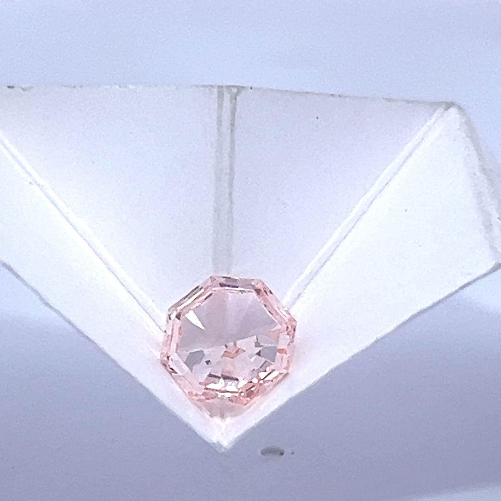 Loose Lab Diamond Octagonal 1.59ct Fancy Pink VS1: Loose Lab Diamond Octagonal 1.59ct Fancy Pink VS1 Loose Lab Diamond Octagonal, 1.59ct, Fancy Pink, Clarity VS1, with measurements of 7.72L x 8.4W x 3.07H, not certified. Item Specifics: Source: This I