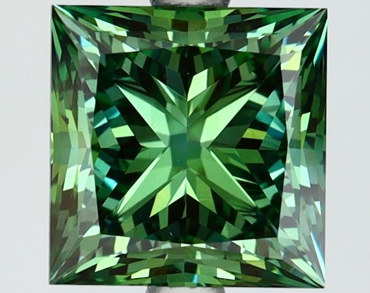 Loose Lab Diamond IGI Princess 2.65ct Fancy Vivid Green VS2: Loose Lab Diamond IGI Princess 2.65ct Fancy Vivid Green VS2 Loose Lab Diamond IGI Princess, 2.65ct, Color Fancy Vivid Green, Clarity VS2, featuring excellent polish and symmetry; certified by IGI. Ite