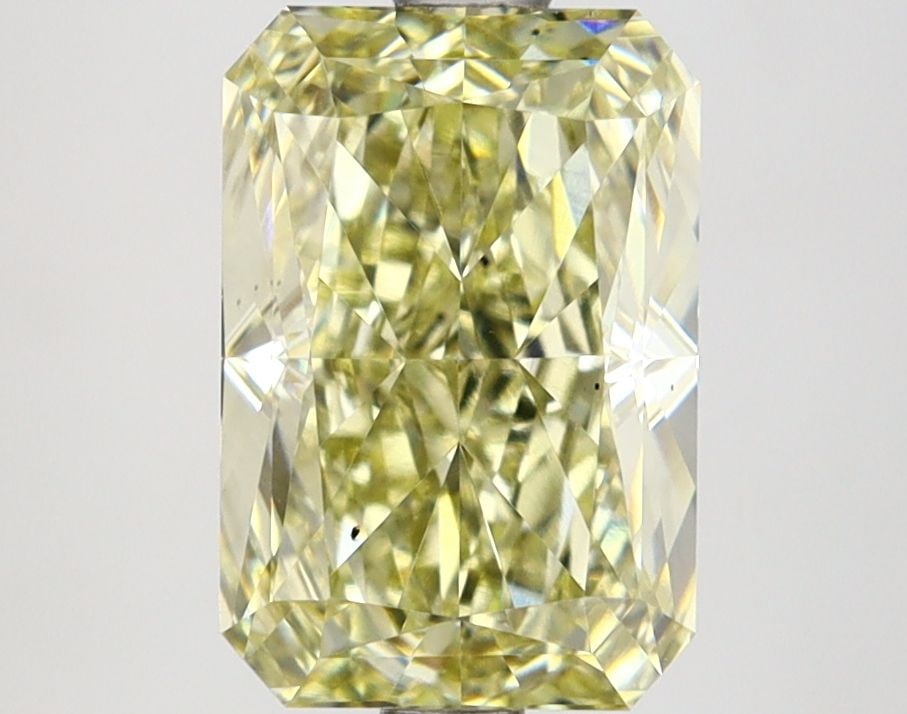 Loose Lab Diamond IGI Radiant 2.58ct Fancy Yellow VS2: Loose Lab Diamond IGI Radiant 2.58ct Fancy Yellow VS2 Loose Lab Diamond IGI Radiant 2.58ct Fancy Yellow VS2, certified by IGI, with excellent polish and symmetry, measuring 9.46L x 6.41W x 4.48H. Item