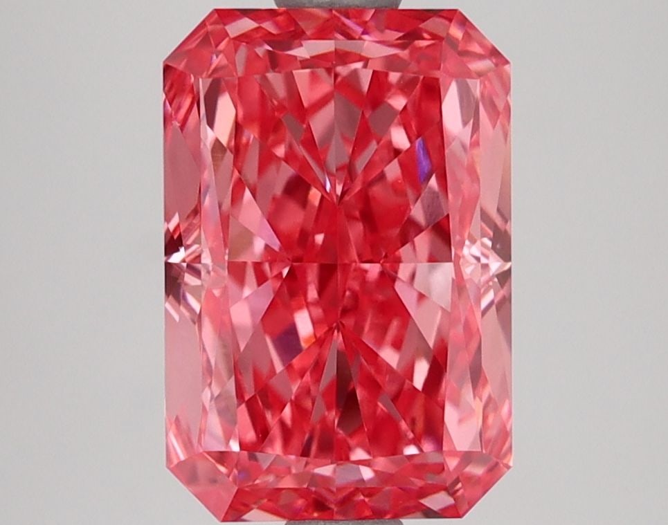 Loose Lab Diamond - IGI Radiant 2.63ct Fancy Vivid Pink VVS2: Loose Lab Diamond - IGI Radiant 2.63ct Fancy Vivid Pink VVS2 The 2.63ct Loose Lab Diamond is a Fancy Vivid Pink with VVS2 clarity, boasting EX polish and symmetry, and is certified by IGI. Item Specif