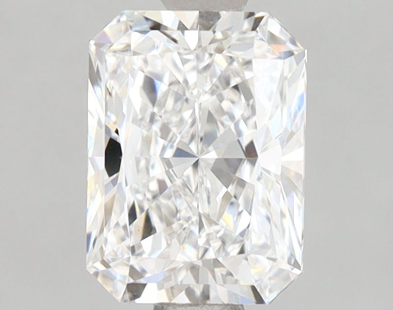 Loose Lab Diamond IGI Radiant 1.55ct D VVS2: Loose Lab Diamond IGI Radiant 1.55ct D VVS2 The Loose Lab Diamond features a radiant cut, weighs 1.55ct, has a color of D and clarity of VVS2, with certification from IGI, and measures 7.76L x 5.78W x