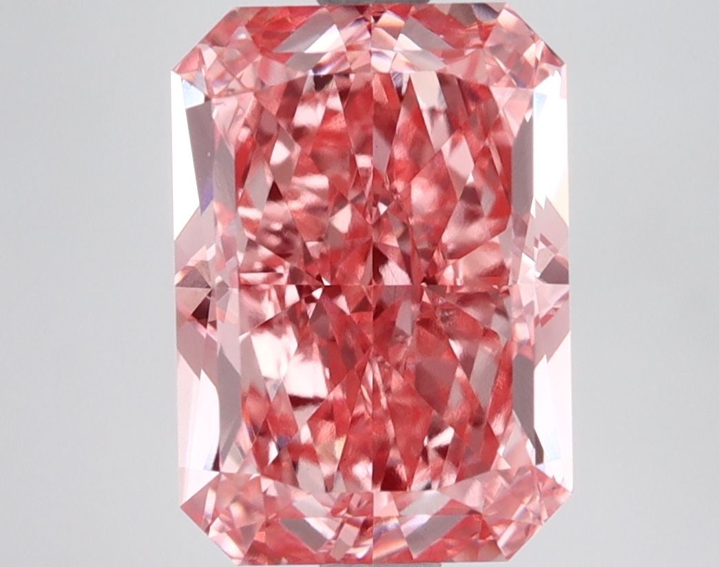 Loose Lab Diamond IGI Radiant 4.68ct Fancy Vivid Pink VS1: Loose Lab Diamond IGI Radiant 4.68ct Fancy Vivid Pink VS1 Loose Lab Diamond IGI Radiant 4.68ct Fancy Vivid Pink VS1, with good polish and symmetry, measuring 10.96L x 7.71W x 5.47H, certified by IGI.