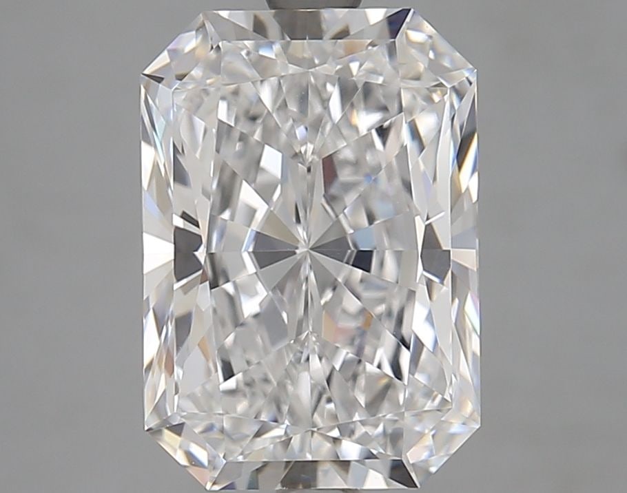 Loose Lab Diamond GIA Radiant 4.09ct D VVS1: Loose Lab Diamond GIA Radiant 4.09ct D VVS1 Loose Lab Diamond GIA Radiant weighing 4.09ct, showcasing a D color and VVS1 clarity, with EX polish and symmetry; certified by GIA. Item Specifics: