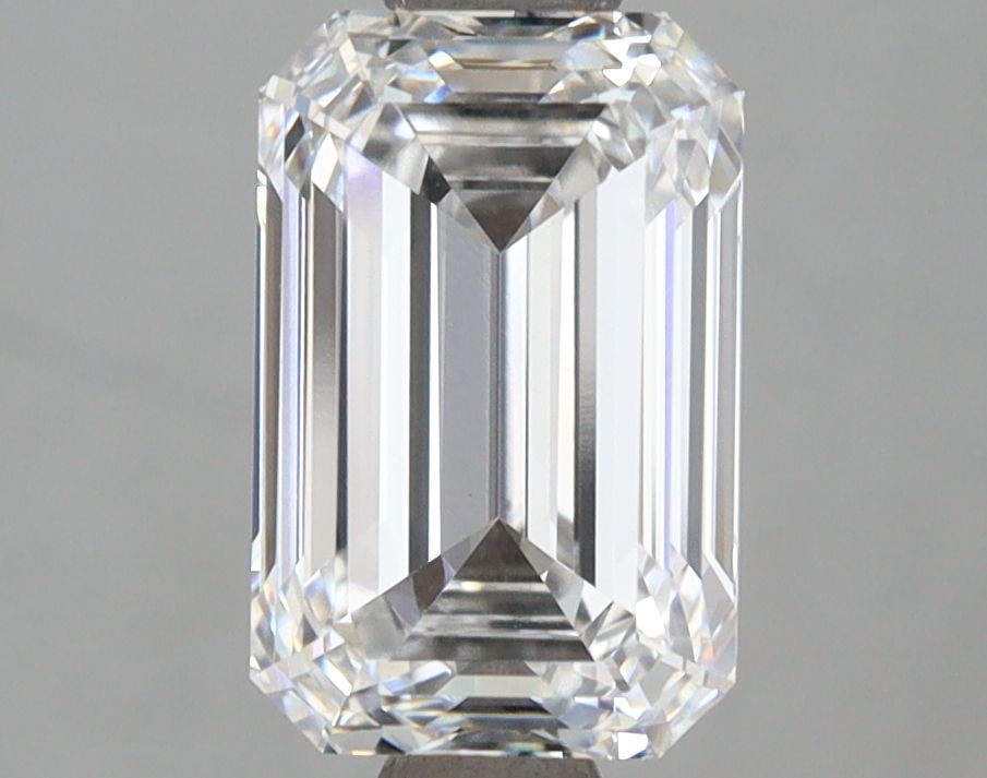 Loose Lab Diamond IGI Emerald 2.58ct D VVS1: Loose Lab Diamond IGI Emerald 2.58ct D VVS1 Loose Lab Diamond IGI Emerald, 2.58ct, color D, clarity VVS1, with IGI certification, having measurements of 9.33L x 6.1W x 4.19H. Item Specifics: Source: T