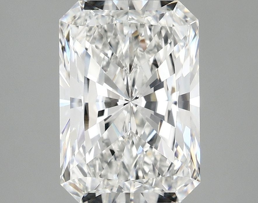 Loose Lab Diamond IGI Radiant 2.94ct E VVS2: Loose Lab Diamond IGI Radiant 2.94ct E VVS2 Loose lab-grown diamond, radiant cut, weighing 2.94ct with an E color and VVS2 clarity, features excellent polish and symmetry, certified by IGI. Item Speci
