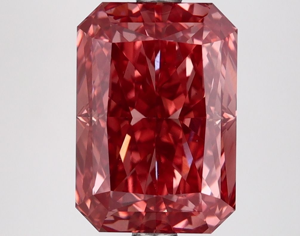 Loose Lab Diamond IGI Radiant 3.88ct Fancy Vivid Brownish Pink VS2: Loose Lab Diamond IGI Radiant 3.88ct Fancy Vivid Brownish Pink VS2 Loose lab-grown diamond, 3.88ct, Fancy Vivid Brownish Pink color, VS2 clarity with EX polish and symmetry, measuring 10.61L x 7.35W x