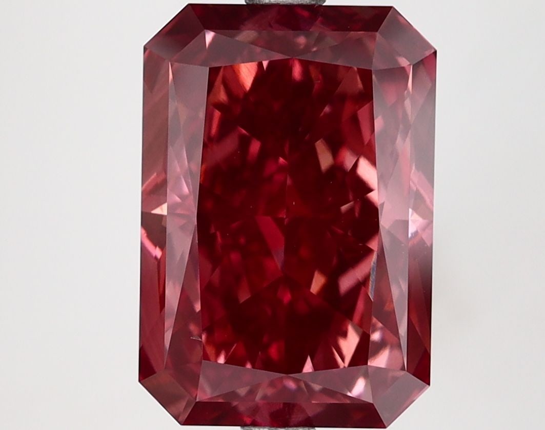 Loose Lab Diamond IGI Radiant 4.53ct Fancy Vivid Brownish Pink VS1: Loose Lab Diamond IGI Radiant 4.53ct Fancy Vivid Brownish Pink VS1 Loose Lab Diamond, IGI certified, with a carat weight of 4.53, features a Radiant cut in Fancy Vivid Brownish Pink color and VS1 clar