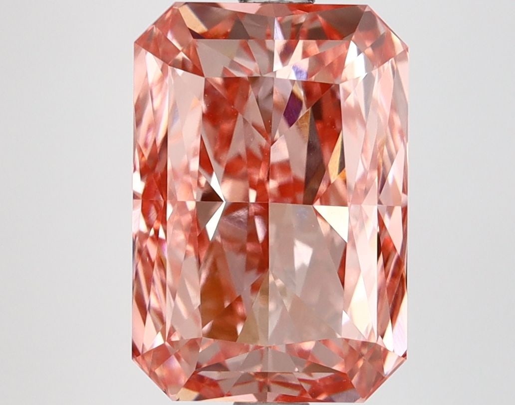 Loose Lab Diamond IGI Radiant 4.01ct Fancy Vivid Pink VVS2: Loose Lab Diamond IGI Radiant 4.01ct Fancy Vivid Pink VVS2 Loose lab-grown radiant diamond, 4.01ct, fancy vivid pink color, clarity VVS2, with excellent polish and symmetry, IGI certified, dimensions