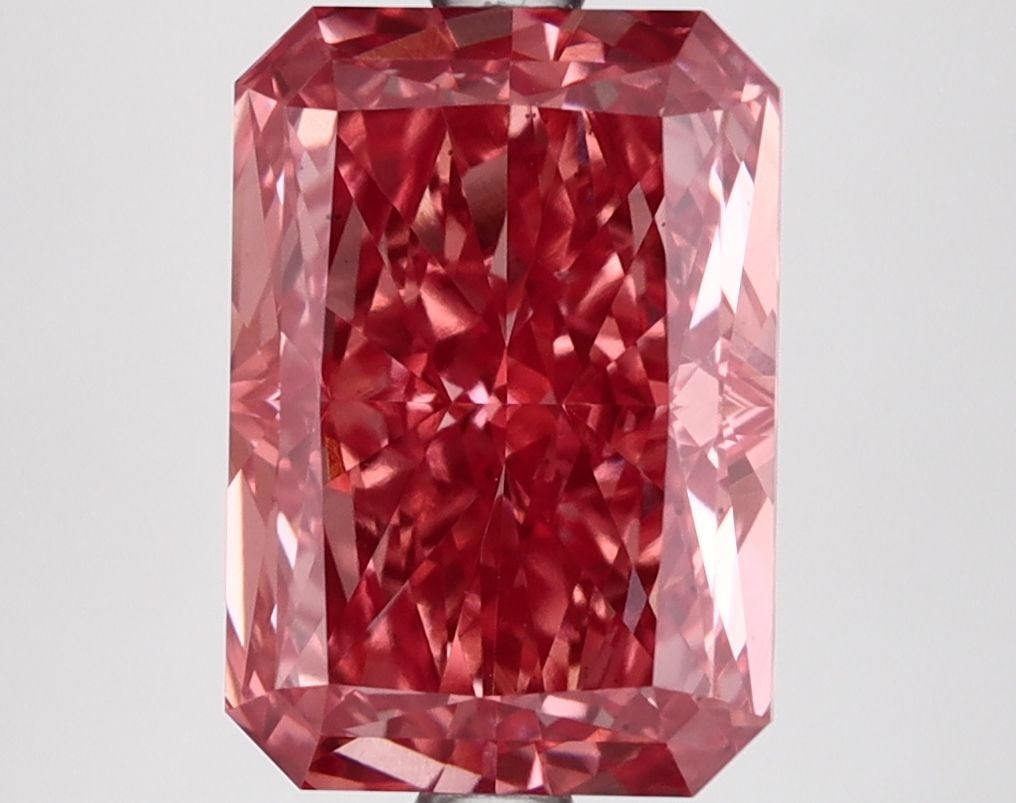 Loose Lab Diamond IGI Radiant 4.13ct Fancy Vivid Pink VS1: Loose Lab Diamond IGI Radiant 4.13ct Fancy Vivid Pink VS1 Loose Lab Diamond of 4.13ct, color Fancy Vivid Pink, clarity VS1, measuring 10.74L x 7.49W x 5.24H, certified by IGI. Item Specifics: Source: