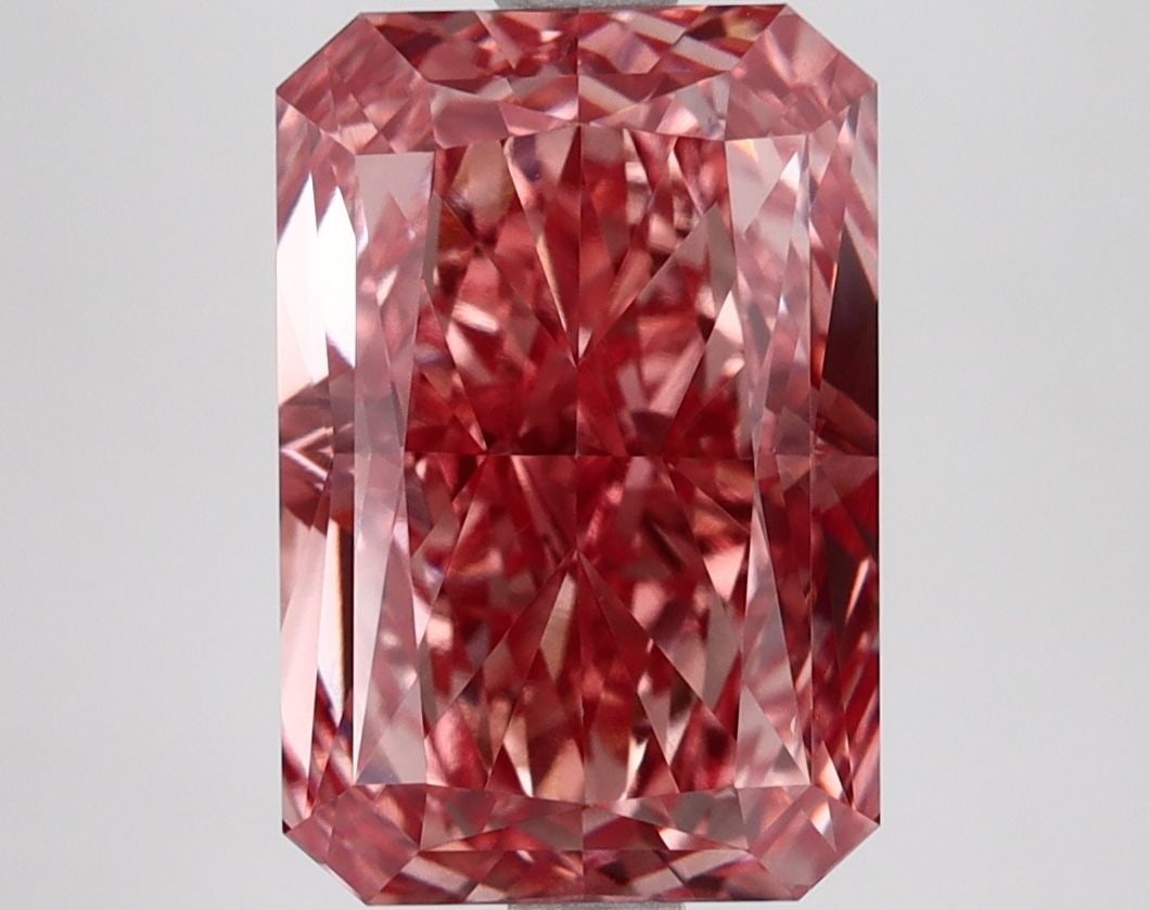 Loose Lab Diamond 4.08ct Fancy Vivid Pink VS1 IGI Radiant: Loose Lab Diamond 4.08ct Fancy Vivid Pink VS1 IGI Radiant This loose lab diamond is a 4.08ct Fancy Vivid Pink VS1 with IGI certification, featuring good polish and symmetry, measuring 11.19L x 7.45W