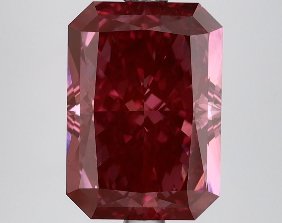 Loose Lab Diamond IGI Radiant 4.16ct Fancy Vivid Pink VS1: Loose Lab Diamond IGI Radiant 4.16ct Fancy Vivid Pink VS1 Loose lab-grown diamond weighing 4.16ct with a radiant cut, fancy vivid pink color, and VS1 clarity, certified by IGI. Measurements are 11.28L