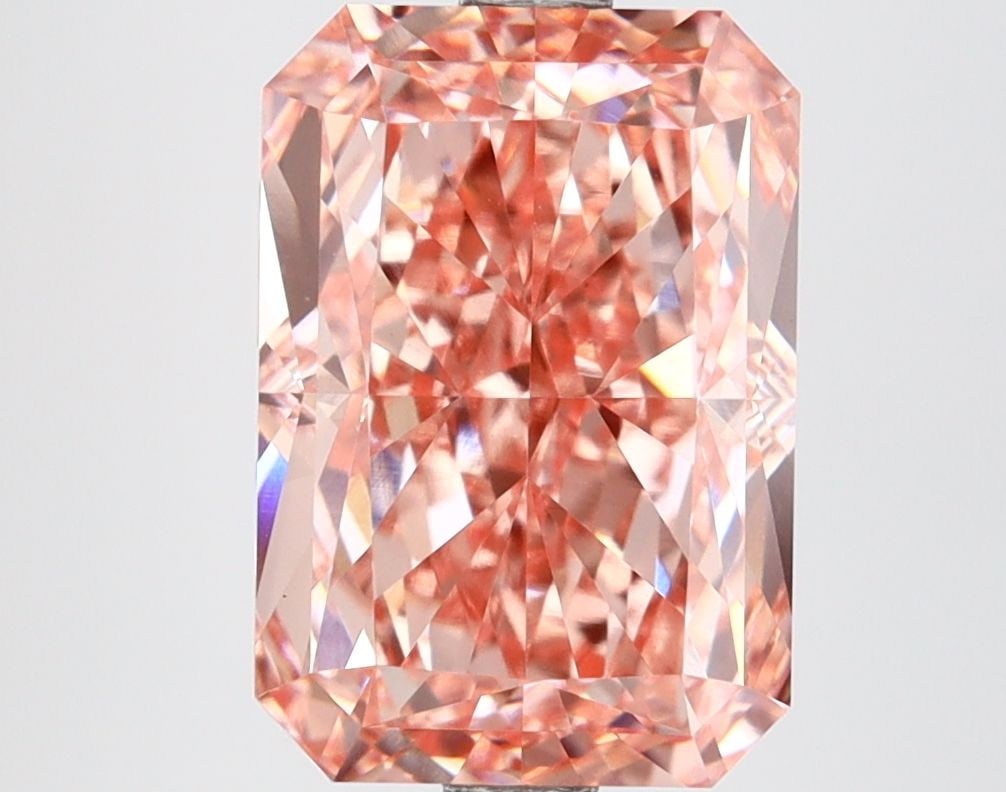 Loose Lab Diamond 4.03ct Fancy Vivid Pink VS1 - IGI Radiant: Loose Lab Diamond 4.03ct Fancy Vivid Pink VS1 - IGI Radiant Loose lab-grown diamond weighing 4.03ct, radiant cut, fancy vivid pink color, clarity VS1, with excellent polish and symmetry, certified by