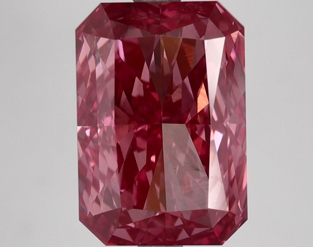 Loose Lab Diamond 4.04ct Fancy Vivid Pink VS2 - IGI Radiant: Loose Lab Diamond 4.04ct Fancy Vivid Pink VS2 - IGI Radiant Loose Lab Diamond IGI Radiant, 4.04ct, Fancy Vivid Pink, VS2 clarity, measuring 10.82L x 7.51W x 4.88H, certified by IGI. Item Specifics: So