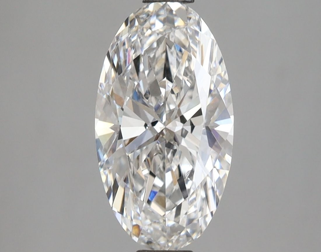 Loose Lab Diamond IGI Oval 2.02ct E VVS2: Loose Lab Diamond IGI Oval 2.02ct E VVS2 This 2.02ct loose lab diamond features an oval cut with an E color and VVS2 clarity, showcasing excellent polish and symmetry. It measures 11.73L X 6.54W X 4.0
