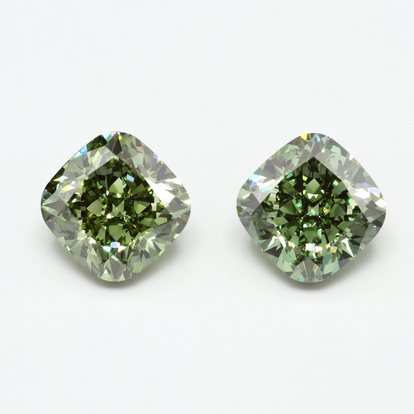 Loose Lab Diamond Cushion Brilliant 3.03ct Fancy Vivid Green VS2 (1 of 1)