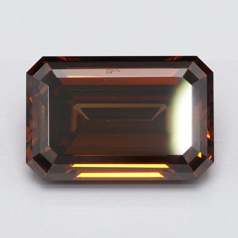 Loose Lab Diamond Emerald 2.54ct Fancy Red VS1: Loose Lab Diamond Emerald 2.54ct Fancy Red VS1 Loose Lab Diamond Emerald 2.54ct Fancy Red VS1 is ungraded for certification, featuring very good polish and symmetry, with dimensions of 9.65L x 6.5W x