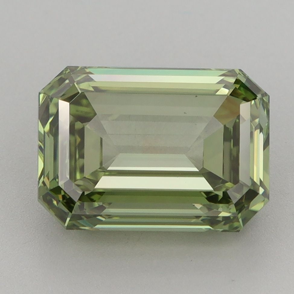 Loose Lab Diamond IGI Heart 2.23ct Fancy Vivid Green VVS2: Loose Lab Diamond IGI Heart 2.23ct Fancy Vivid Green VVS2 Loose Lab Diamond IGI Heart 2.23ct Fancy Vivid Green VVS2, features very good polish and symmetry, IGI certified, with measurements of 8.23L