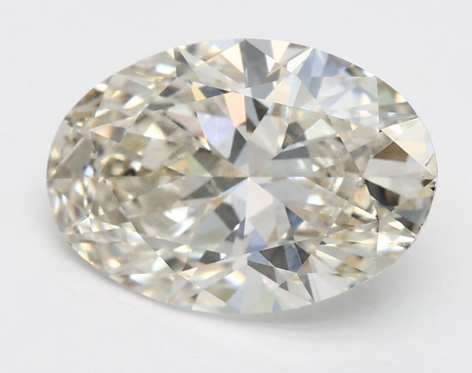Loose Lab Diamond 2.09ct J VS2 - IGI Oval: Loose Lab Diamond 2.09ct J VS2 - IGI Oval The 2.09ct loose lab diamond is in oval shape, has a J color and VS2 clarity, with dimensions of 10.54L x 7.33W x 4.46H, and is certified by IGI. Item Specifi