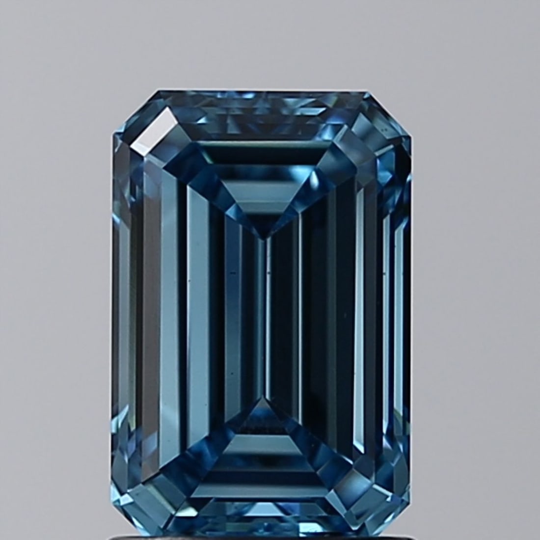 Loose Lab Diamond IGI Emerald 1.41ct Fancy Vivid Blue VS1: Loose Lab Diamond IGI Emerald 1.41ct Fancy Vivid Blue VS1 Loose Lab Diamond IGI Emerald 1.41ct Fancy Vivid Blue VS1, with excellent polish and symmetry, measures 7.99L x 5.22W x 3.43H, certified by IG