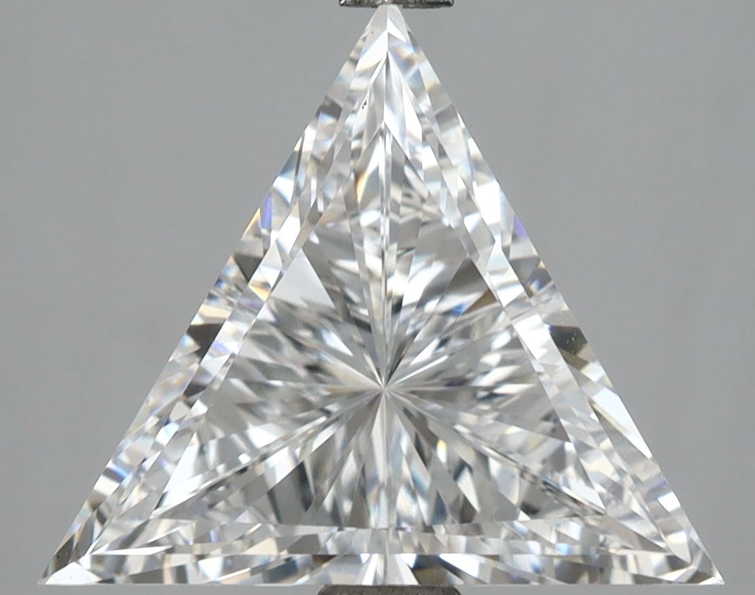 Loose Lab Diamond IGI Triangular 3.67ct E VVS2: Loose Lab Diamond IGI Triangular 3.67ct E VVS2 Loose Lab Diamond IGI Triangular, 3.67ct, E color, VVS2 clarity, featuring EX polish and symmetry. Certified by IGI. Item Specifics: Source: This Is A Re