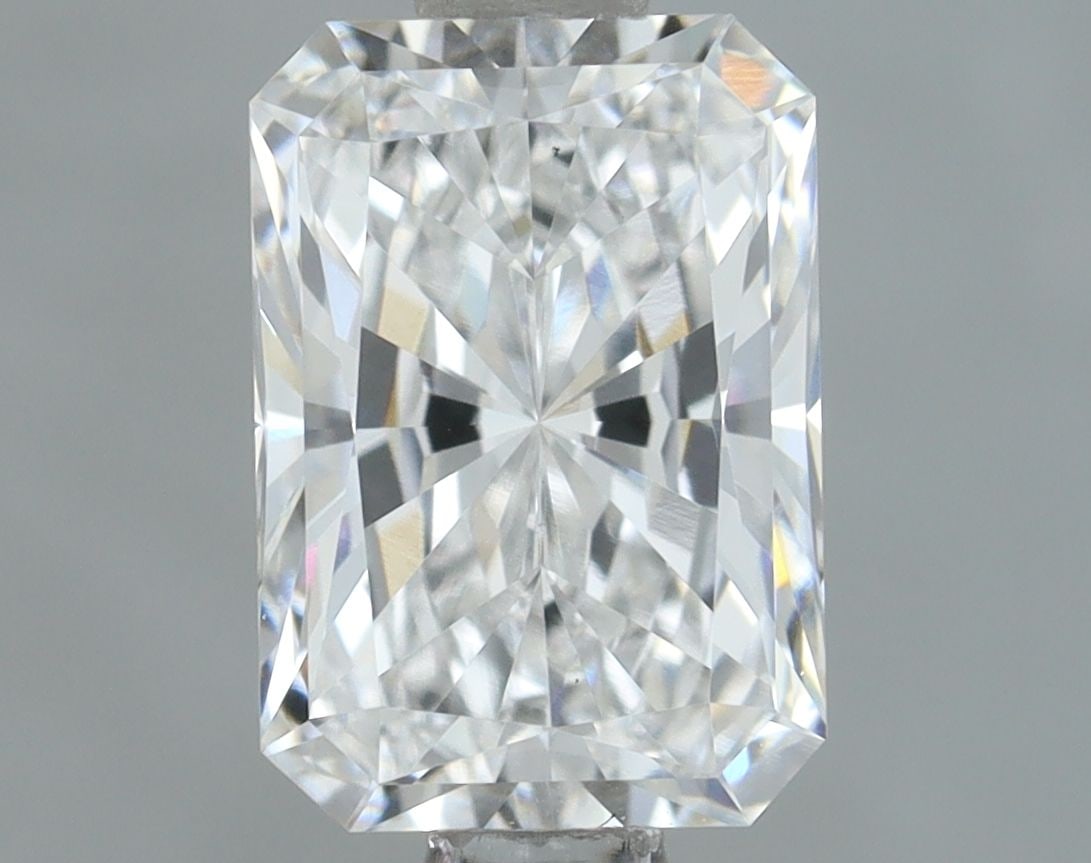 Loose Lab Diamond IGI Radiant 1.06ct F VS1: Loose Lab Diamond IGI Radiant 1.06ct F VS1 Loose Lab Diamond IGI Radiant, 1.06ct, F color, VS1 clarity, EX Polish, EX Symmetry, certified by IGI. Item Specifics: Source: This Is A Real Diamond Grown