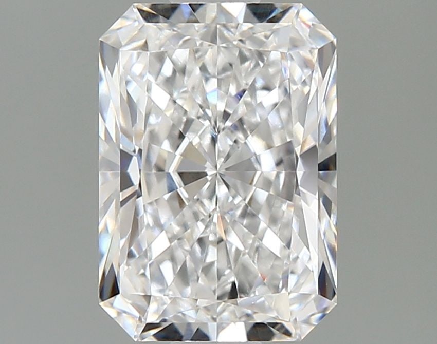 Loose Lab Diamond IGI Radiant 1.58ct D VVS2: Loose Lab Diamond IGI Radiant 1.58ct D VVS2 Loose lab-grown diamond IGI certified, 1.58ct in a radiant cut, showcasing a color grade of D and VVS2 clarity. Measurements are 8.19L x 5.75W x 3.91H. 
