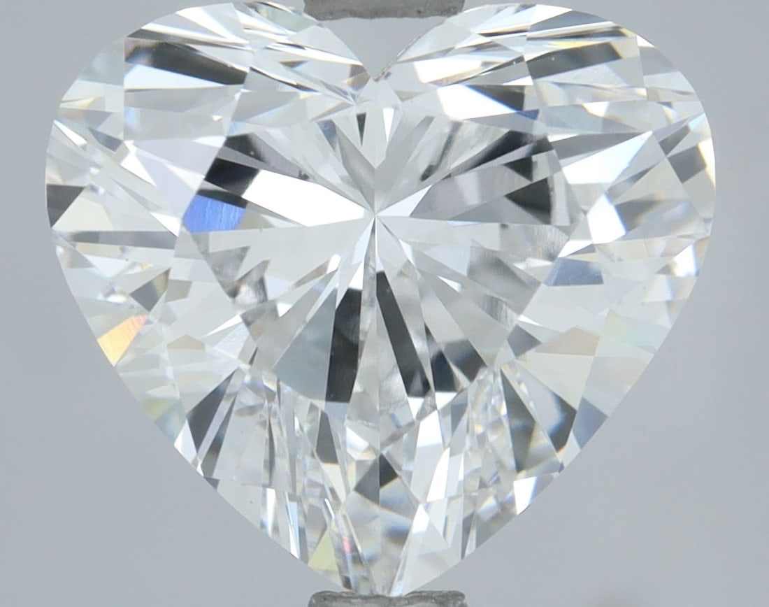 Loose Lab Diamond IGI Heart 2.02ct D VVS2: Loose Lab Diamond IGI Heart 2.02ct D VVS2 Loose Lab Diamond, IGI certified, weighing 2.02ct in D color, VVS2 clarity, with EX polish and symmetry, measuring 8.06L x 8.96W x 4.91H. Item Specifics: