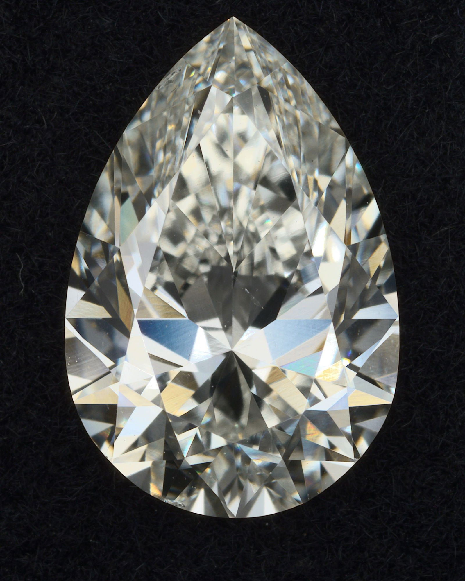 Loose Lab Diamond IGI Pear 2.08ct J VS2: Loose Lab Diamond IGI Pear 2.08ct J VS2 Loose Lab Diamond IGI Pear 2.08ct J VS2, dimensions 10.56L x 7.03W x 4.52H, polished to excellence with very good symmetry. Item Specifics: Source: This Is A Re