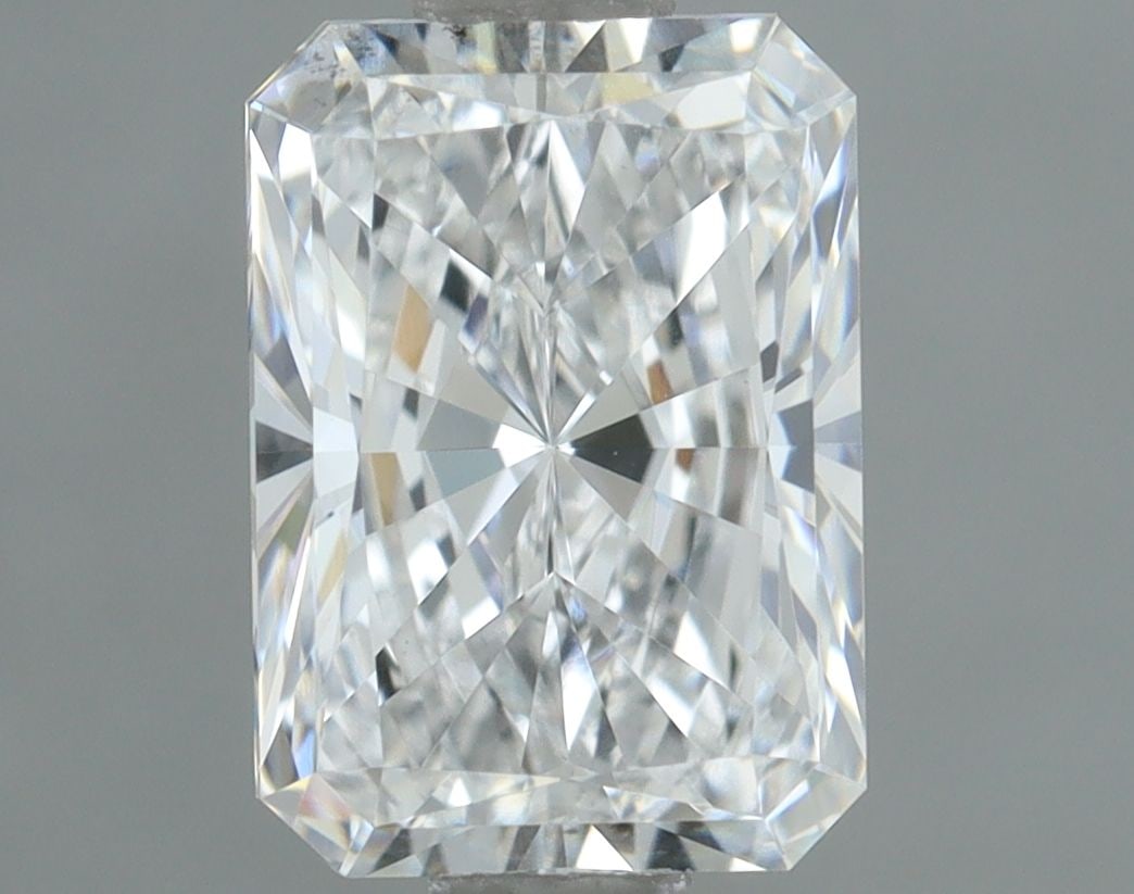 Loose Lab Diamond IGI Radiant 1.01ct F VS2: Loose Lab Diamond IGI Radiant 1.01ct F VS2 Loose Lab Diamond IGI Radiant, 1.01ct, F color, VS2 clarity, Polish: Excellent, Symmetry: Excellent, 6.91L X 4.94W X 3.33H, IGI certified. Item Specifics: So