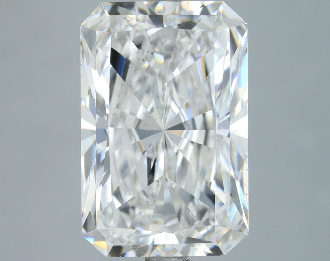 Radiant IGI 4.5ct D VS2 - Loose Lab Diamond: Radiant IGI 4.5ct D VS2 - Loose Lab Diamond Radiant IGI, 4.5ct, D color, VS2 clarity, featuring excellent polish and symmetry. Certified by IGI; measurements are 12.01L x 7.84W x 5.3H. Item Specifics: