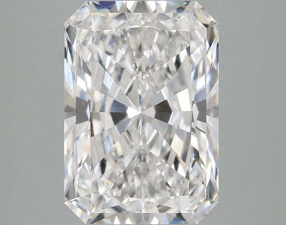 Loose Lab Diamond IGI Radiant 4.08ct E VS1: Loose Lab Diamond IGI Radiant 4.08ct E VS1 Loose Lab Diamond IGI Radiant 4.08ct E VS1 showcasing excellent polish and symmetry, with measurements of 11.35L x 7.81W x 5.25H. Item Specifics: Source: