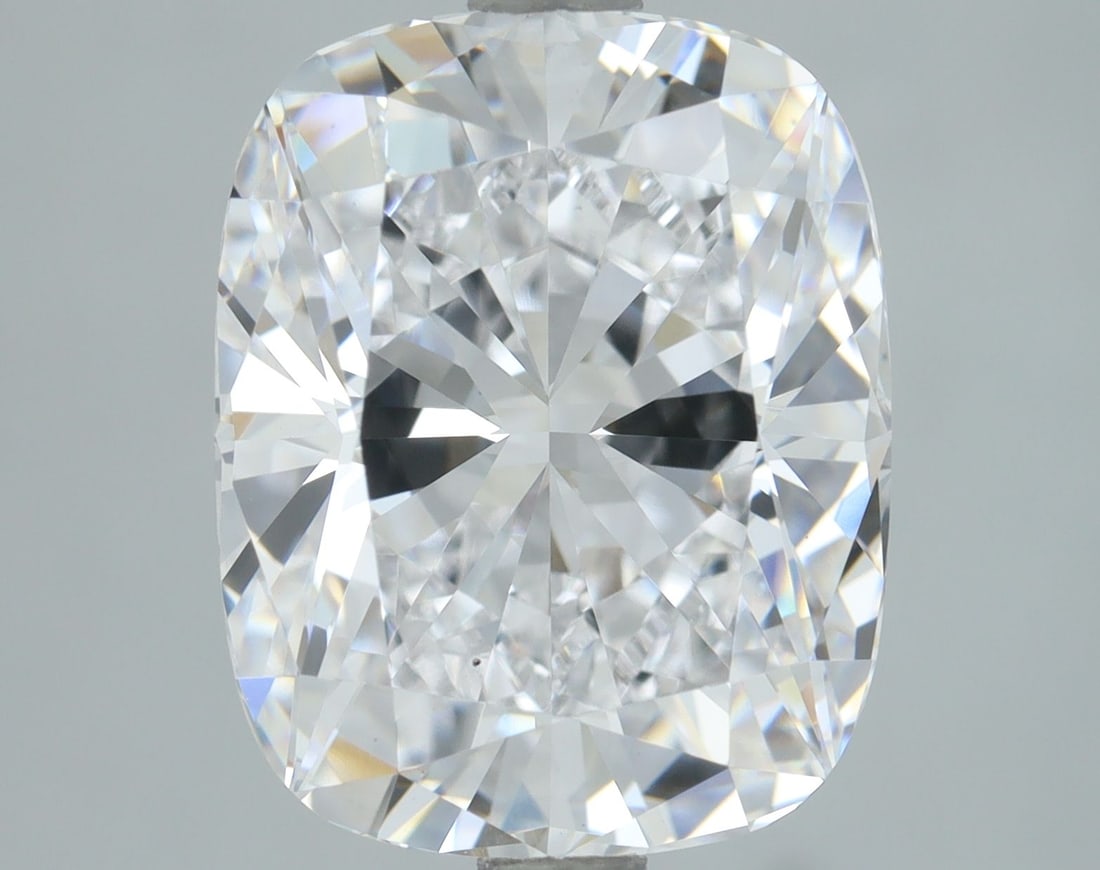 Loose Lab Diamond 4.01ct D VS1 - IGI Cushion Brilliant: Loose Lab Diamond 4.01ct D VS1 - IGI Cushion Brilliant Loose lab diamond weighing 4.01 carats, with a D color grade and VS1 clarity, exhibiting excellent polish and symmetry; certified by IGI. Item Sp