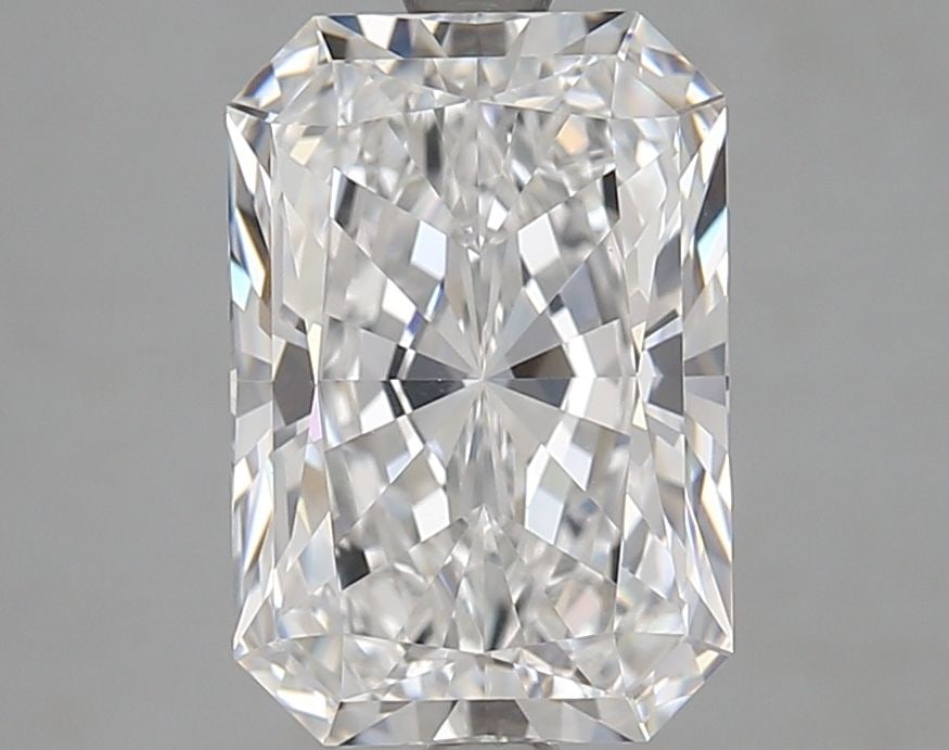 Loose Lab Diamond GIA Radiant 3.47ct D VVS1: Loose Lab Diamond GIA Radiant 3.47ct D VVS1 Loose Lab Diamond GIA Radiant at 3.47 carats, color D, and clarity VVS1, exhibiting excellent polish and symmetry, certified by GIA. Item Specifics: Source: