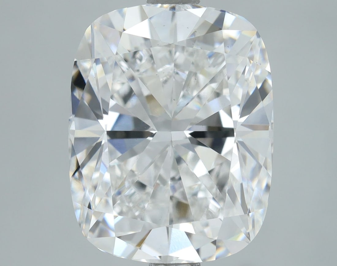 Loose Lab Diamond IGI Cushion Brilliant 4.01ct E VS1: Loose Lab Diamond IGI Cushion Brilliant 4.01ct E VS1 Loose Lab Diamond IGI Cushion Brilliant 4.01ct in E color with VS1 clarity, exhibiting excellent polish and symmetry, measures 10.57L x 8.33W x 5.8