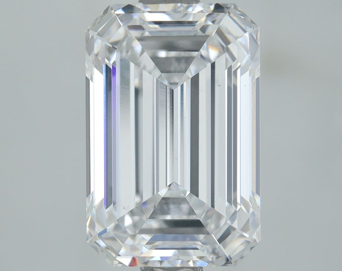 Loose Lab Diamond 2.04ct D VS1 - IGI Emerald: Loose Lab Diamond 2.04ct D VS1 - IGI Emerald Loose Lab Diamond IGI certified, 2.04ct emerald cut, color D, clarity VS1, exhibiting excellent polish and symmetry, measuring 8.99L x 5.97W x 3.82H. Item