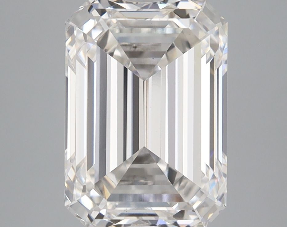 Emerald 3.8ct G VS1 - IGI Loose Lab Diamond: Emerald 3.8ct G VS1 - IGI Loose Lab Diamond Emerald 3.8ct loose lab diamond with G color and VS1 clarity, exhibiting excellent polish and symmetry. Certified by IGI, it measures 10.4L x 7.37W x 4.99H.