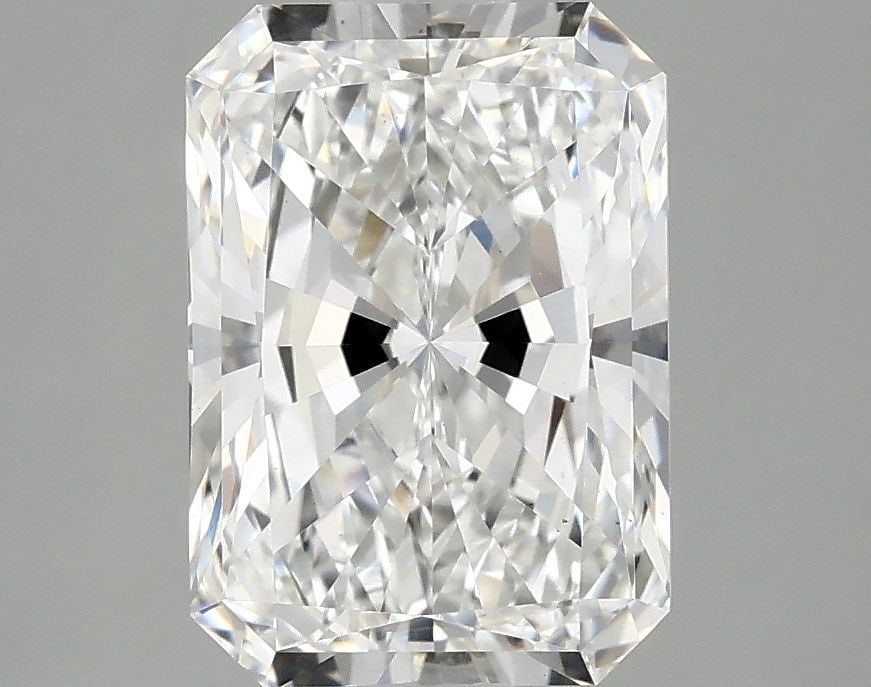 Loose Lab Diamond IGI Radiant 3.07ct E VS1: Loose Lab Diamond IGI Radiant 3.07ct E VS1 This Loose Lab Diamond, weighing 3.07ct, features a radiant cut with a color grade of E and clarity grade VS1, certified by IGI. It has excellent polish and