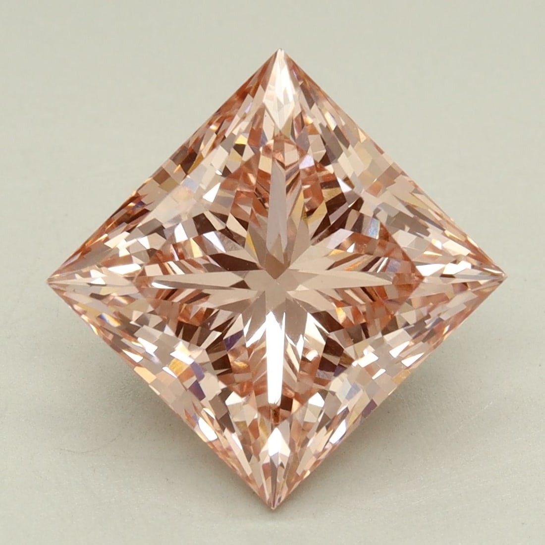 Loose Lab Diamond IGI Princess 4.07ct Fancy Intense Pink VS1: Loose Lab Diamond IGI Princess 4.07ct Fancy Intense Pink VS1 Loose lab diamond IGI certified, princess cut, 4.07ct, with color Fancy Intense Pink and clarity VS1, featuring excellent polish and symmet