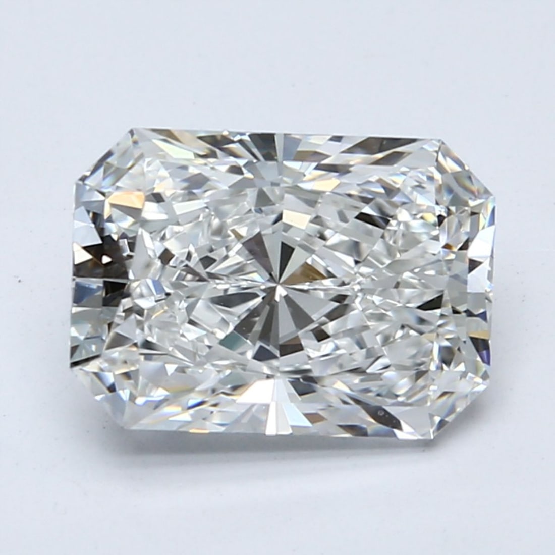 Loose Lab Diamond 4.02ct E VVS2 - GIA Radiant: Loose Lab Diamond 4.02ct E VVS2 - GIA Radiant Loose lab-grown diamond weighing 4.02ct, certified by GIA, features an E color grade, VVS2 clarity, excellent polish, and symmetry, with dimensions of
