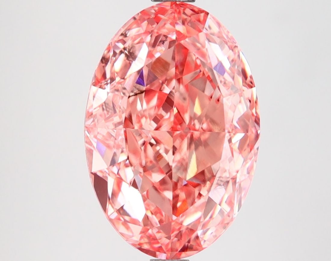 Loose Lab Diamond, IGI Oval 4.0ct Fancy Vivid Pink VS2: Loose Lab Diamond, IGI Oval 4.0ct Fancy Vivid Pink VS2 Loose Lab Grown Diamond, IGI certified, weighing 4.0ct, with Fancy Vivid Pink color and VS2 clarity, showing excellent polish and symmetry,