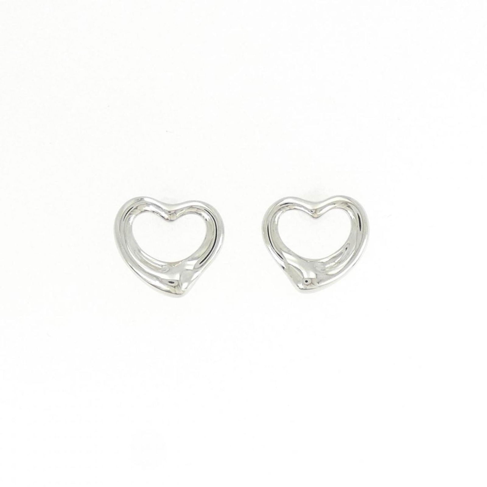 Platinum 950 Tiffany Stud Earrings: Platinum 950 Tiffany Stud Earrings These Platinum 950 Stud Earrings by Tiffany measure 9.50mm x 10.60mm, are used but in very good condition, with minor traces of usage. Item Specifics: Brand:
