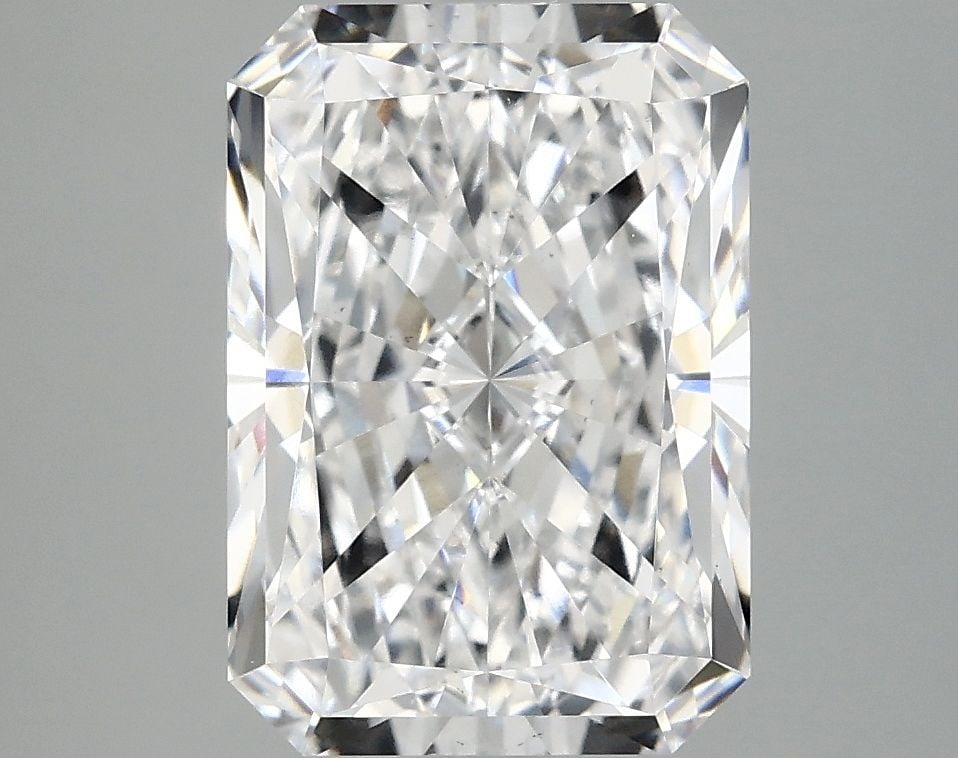 Loose Lab Diamond 4.03ct E VS1 - IGI Radiant: Loose Lab Diamond 4.03ct E VS1 - IGI Radiant The Loose Lab Diamond weighs 4.03ct, features an E color and VS1 clarity, with both polish and symmetry rated as Excellent, certified by IGI. Item Specific