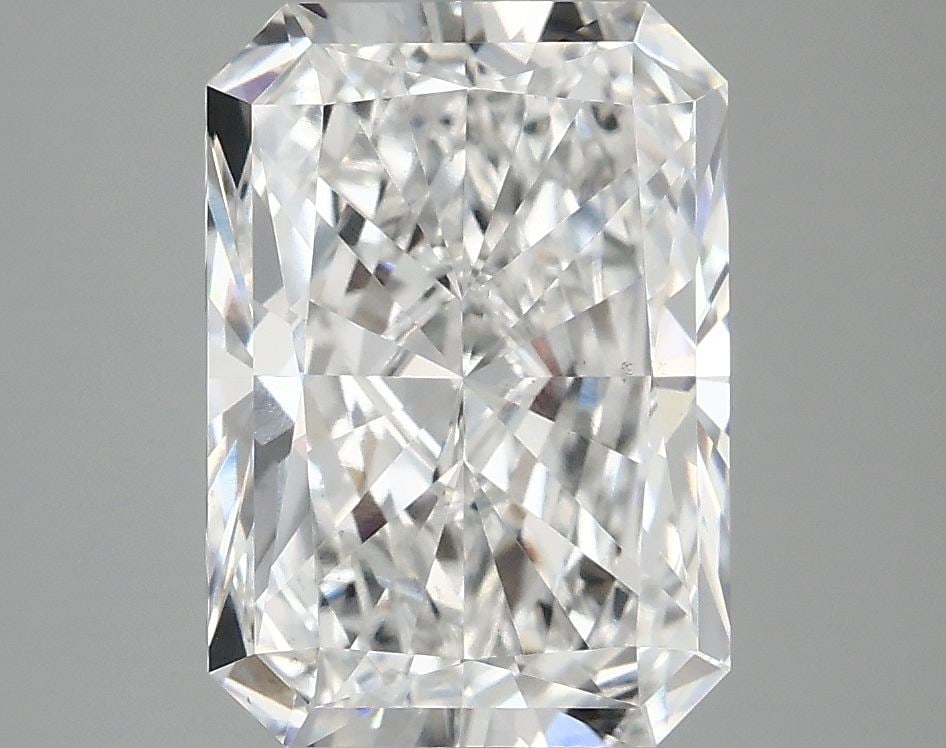 Loose Lab Diamond IGI Radiant 4.07ct E VS1: Loose Lab Diamond IGI Radiant 4.07ct E VS1 Loose lab-grown diamond, IGI certified, weighing 4.07ct, color E, clarity VS1, with excellent polish and symmetry, measures 11.16 x 7.83 x 5.26 mm. Item